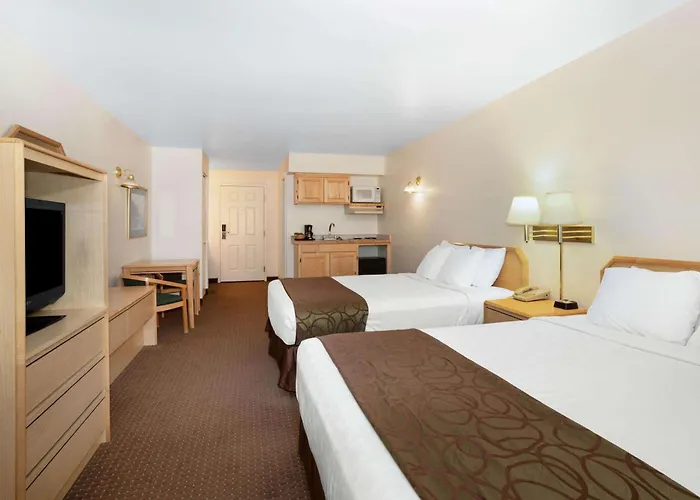 Hotel At Lander, Travelodge By Wyndham Lander