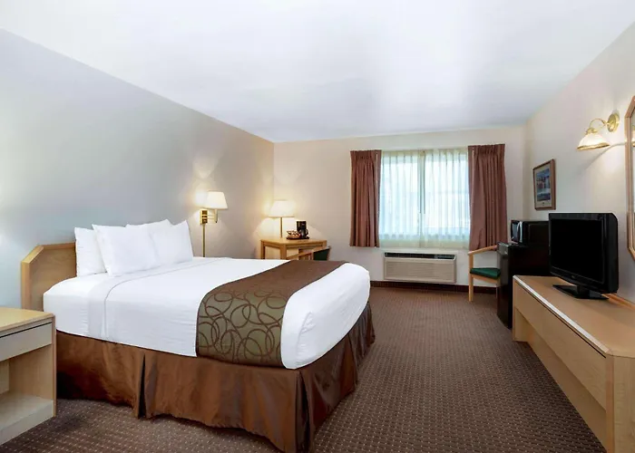 At Lander, Travelodge By Wyndham 2* Lander