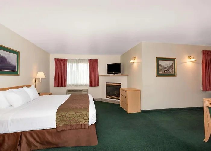 At Lander, Travelodge By Wyndham 2*