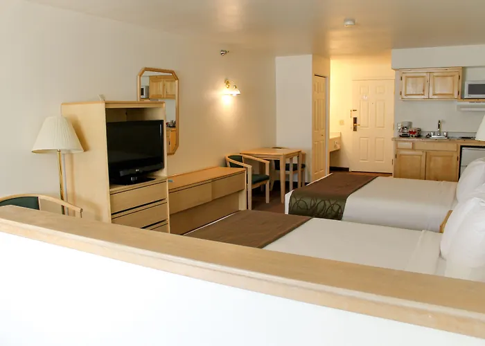 At Lander, Travelodge By Wyndham Lander