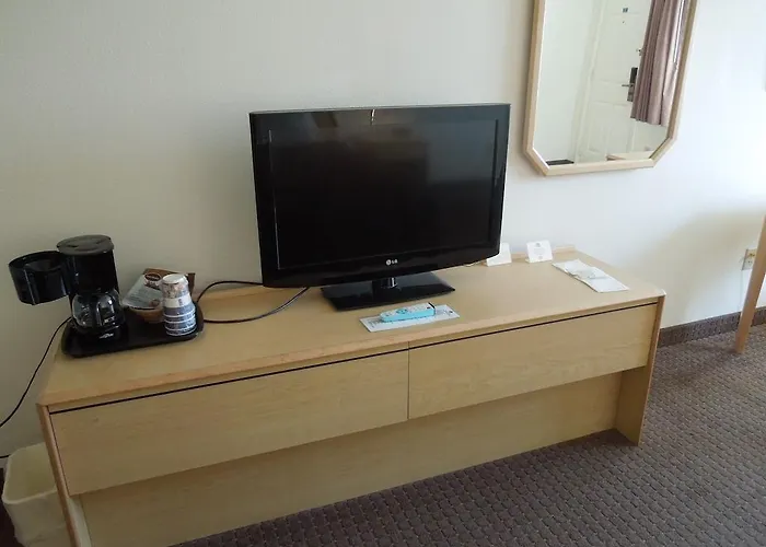 At Lander, Travelodge By Wyndham Hotel