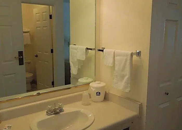 At Lander, Travelodge By Wyndham