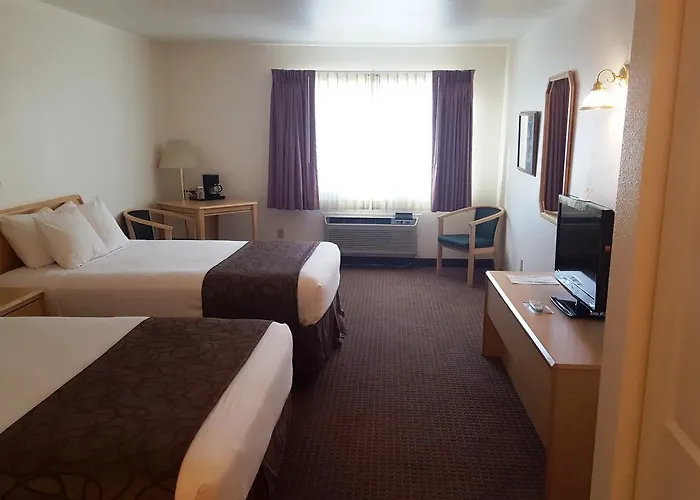 At Lander, Travelodge By Wyndham Hotel Lander
