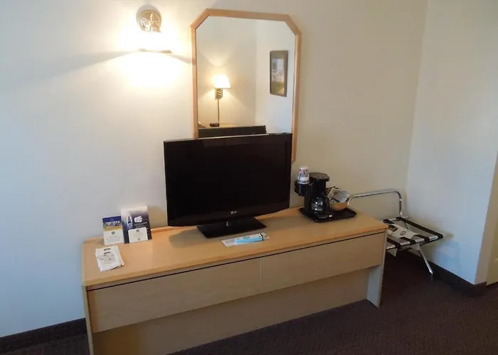 At Lander, Travelodge By Wyndham 2* Lander
