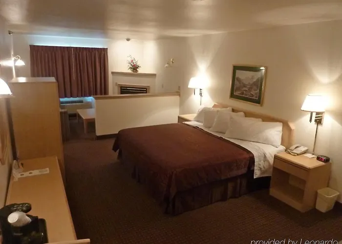 At Lander, Travelodge By Wyndham Hotel 2*