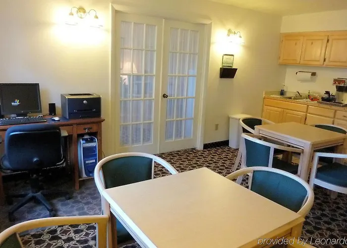 At Lander, Travelodge By Wyndham 2*